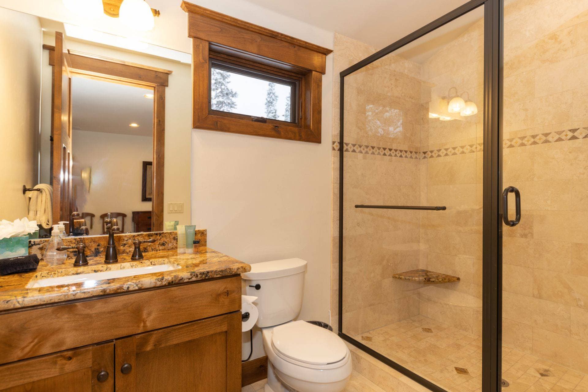 Last Nickel Lodge - Image 21