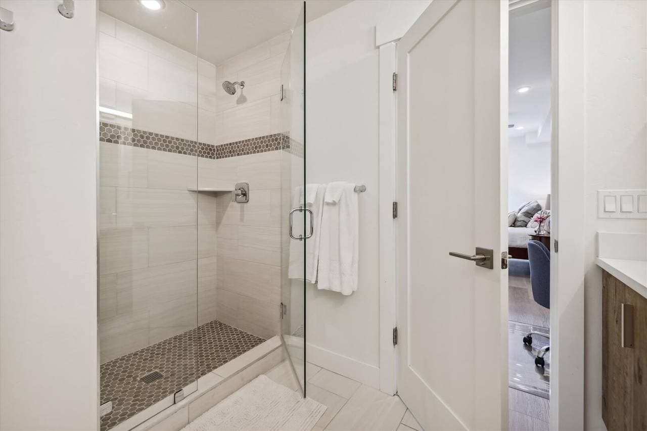 River West #522 - Image 18