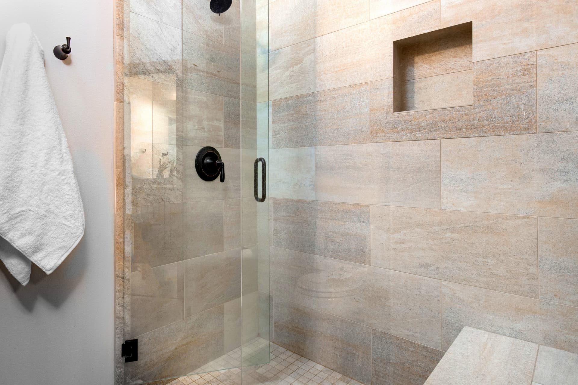 Red Pine Wonder Home - Image 11