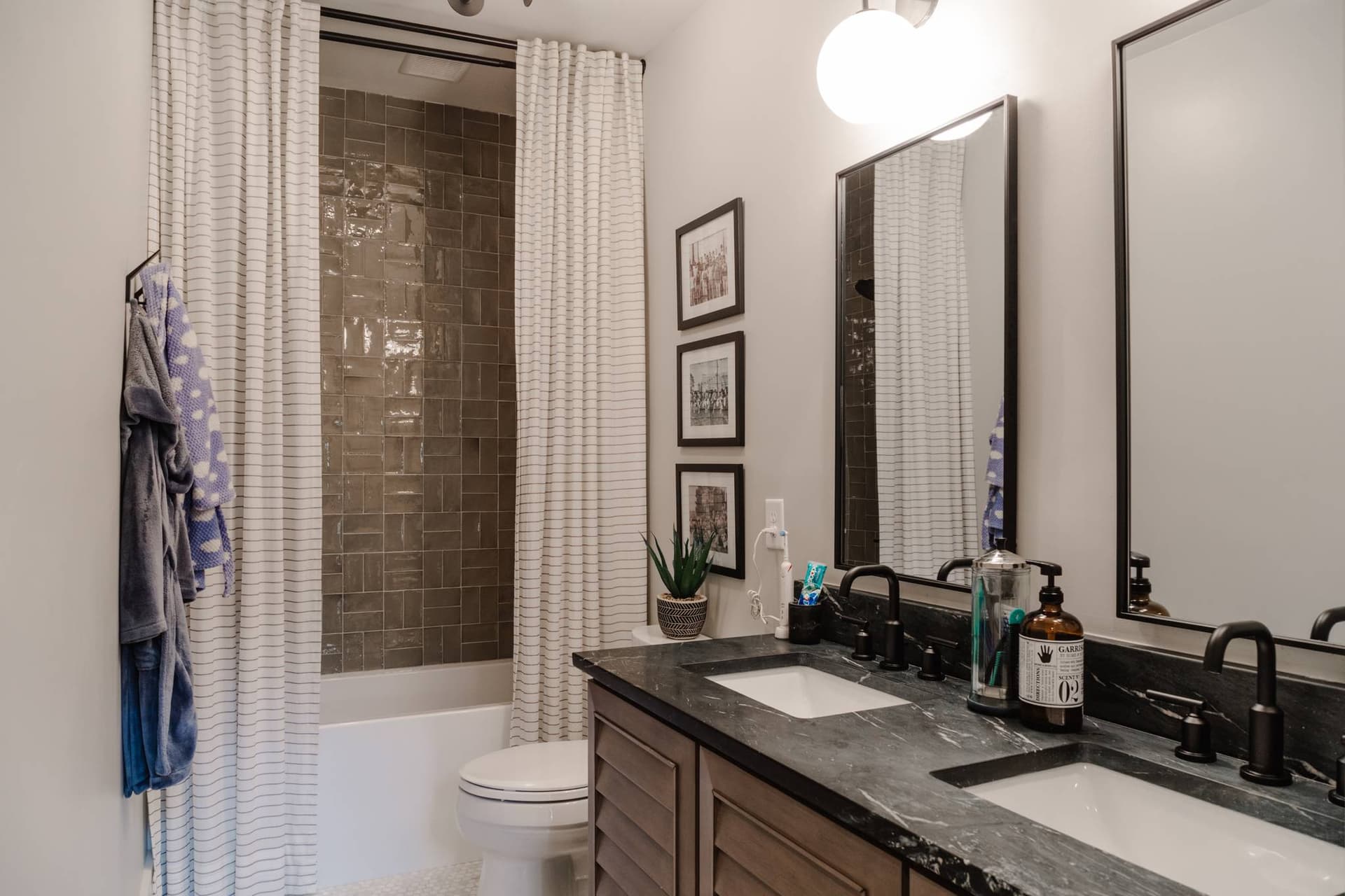 Nashville Chic - Image 24