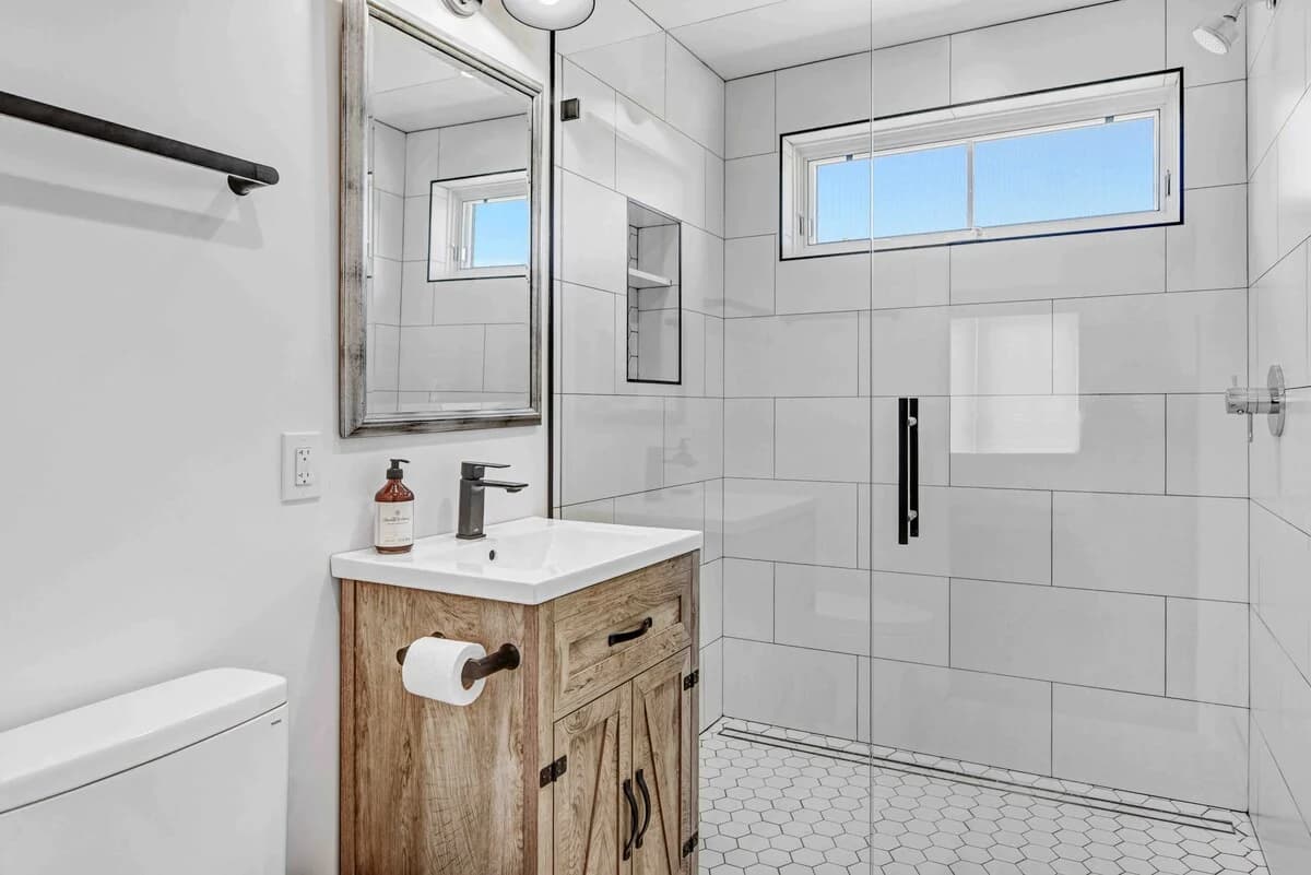 Carneros Farmhouse - Image 32