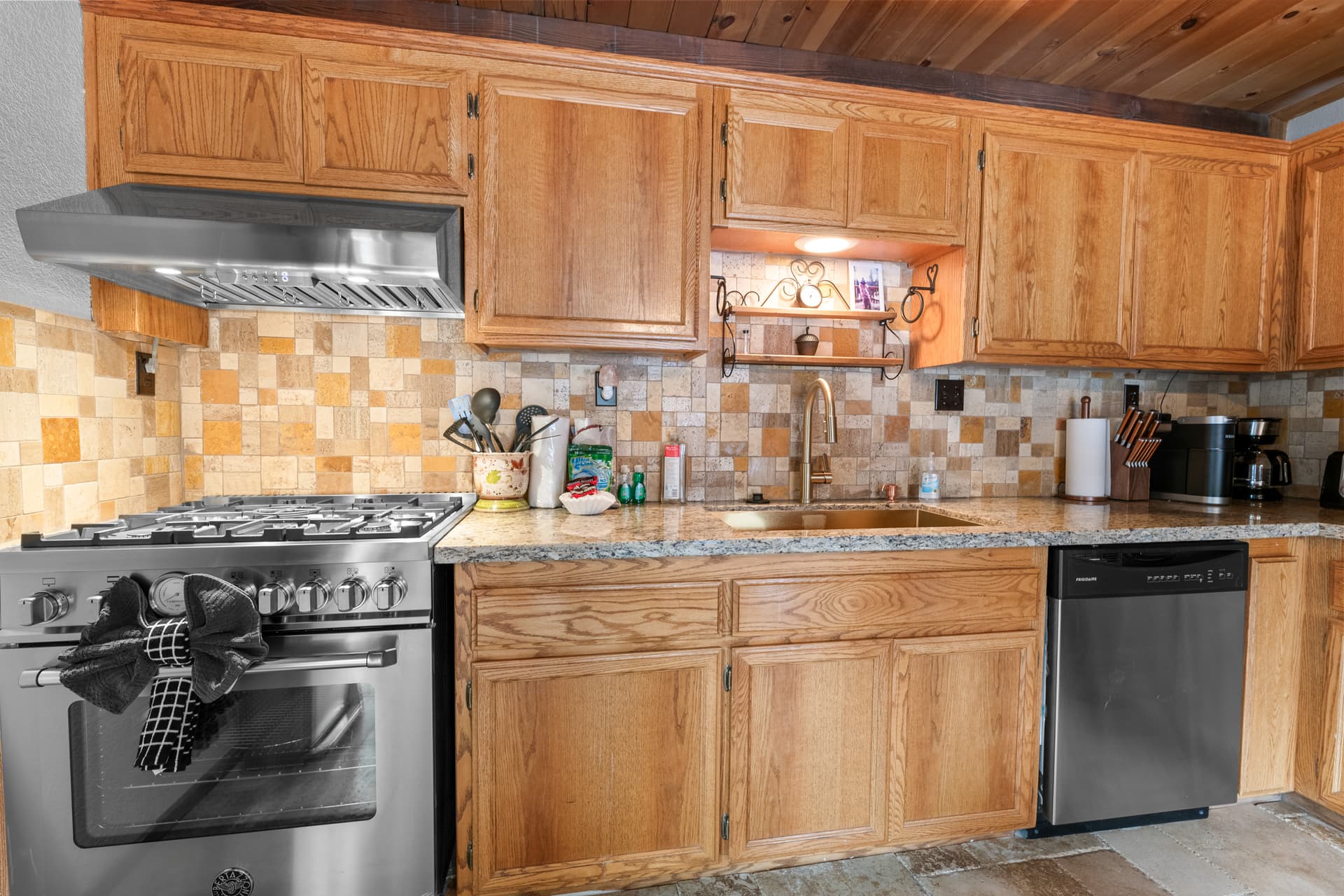 Hunter's House - Image 7