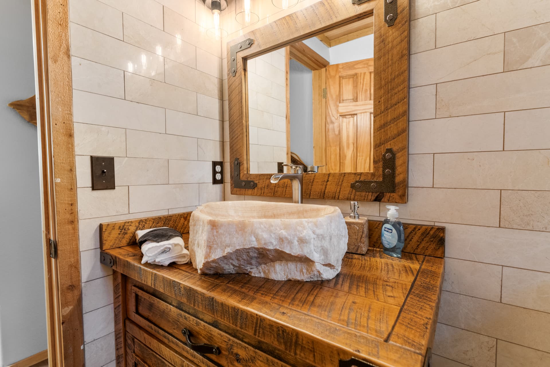 Hunter's House - Image 18