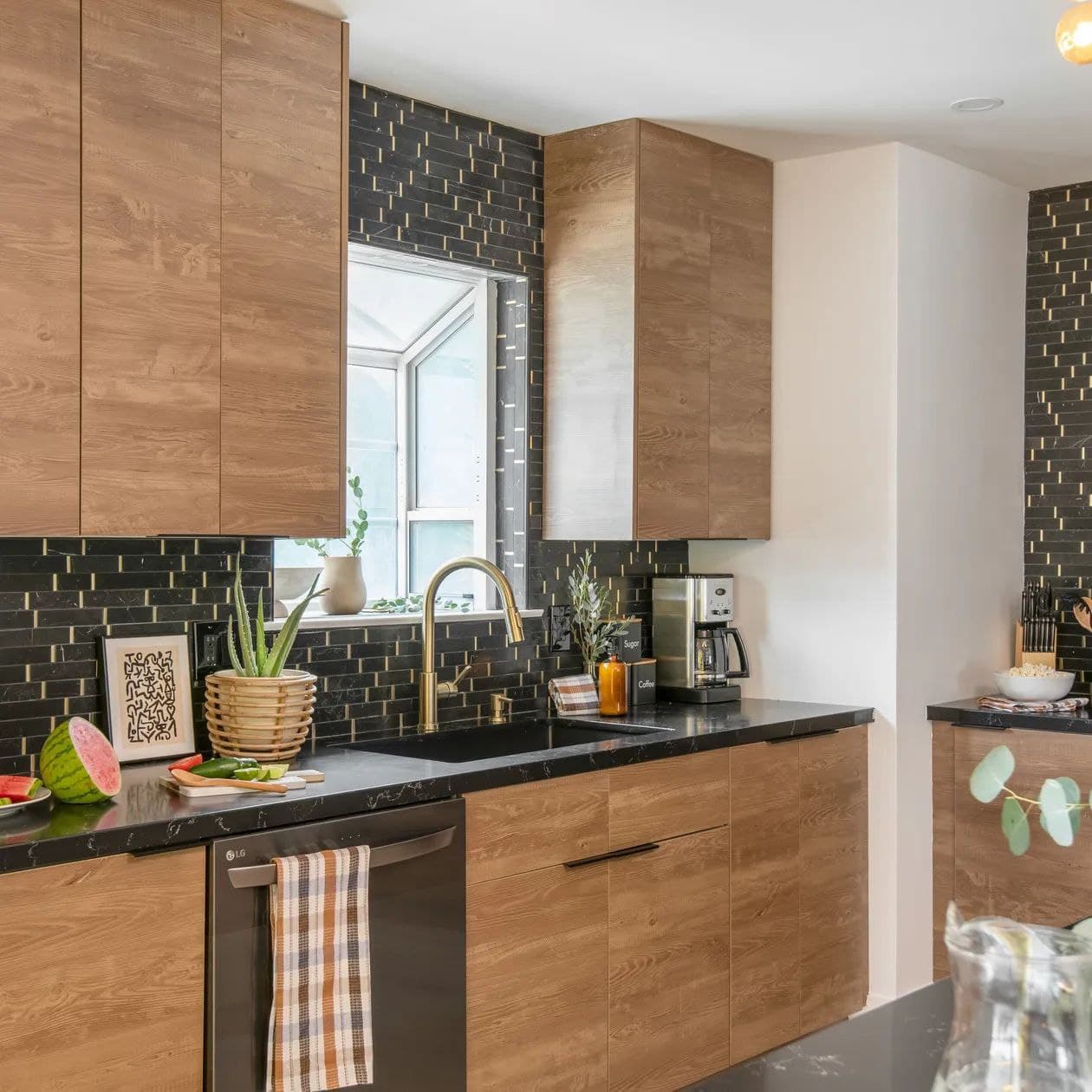 Yellowjacket - Image 14