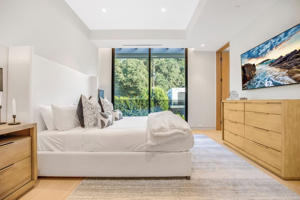 Hutton Modern - Image 3