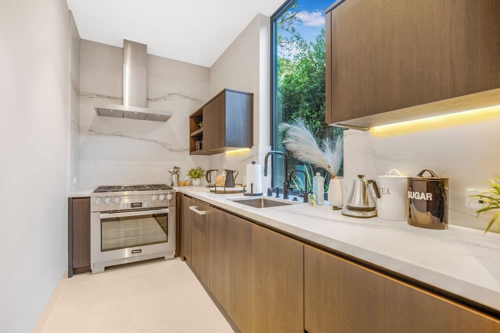 Hutton Modern - Image 9