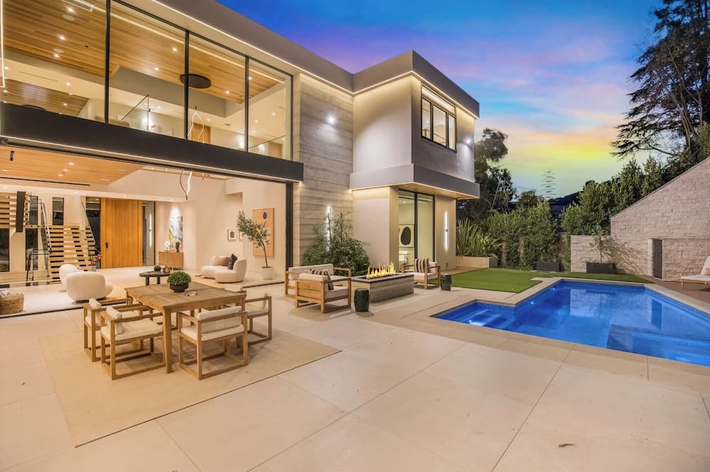 Hutton Modern - Image 25