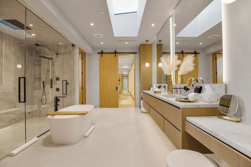 Hutton Villa - Image 13