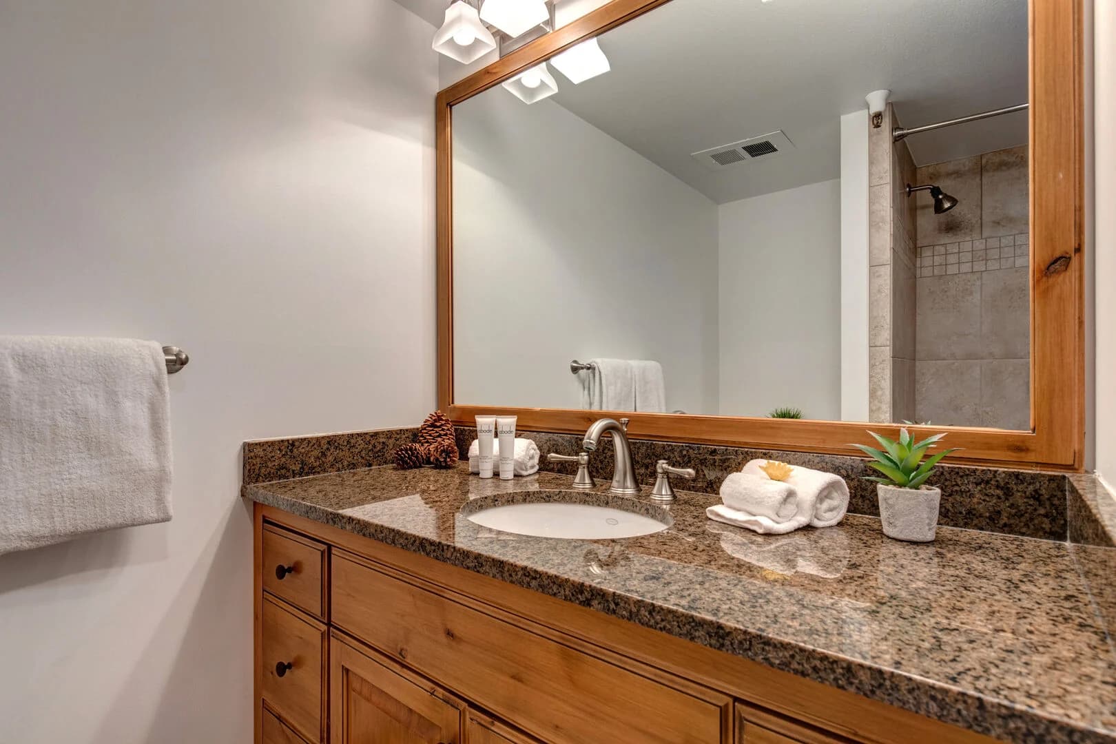 Ontario Lodge - Image 29