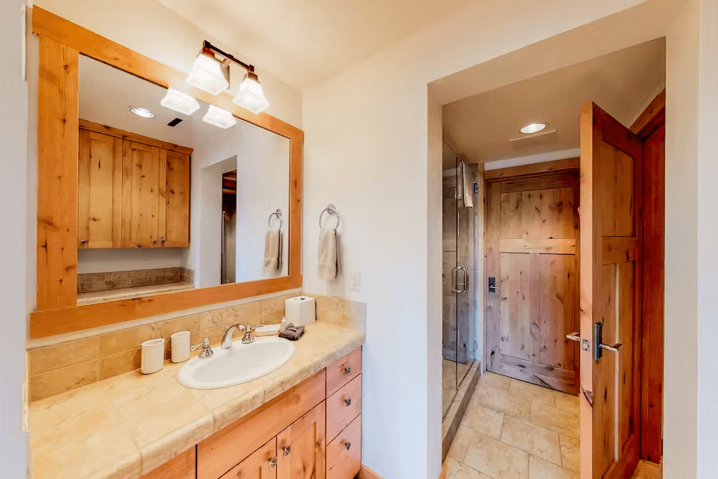 Elkhorn Springs Getaway - Image 20