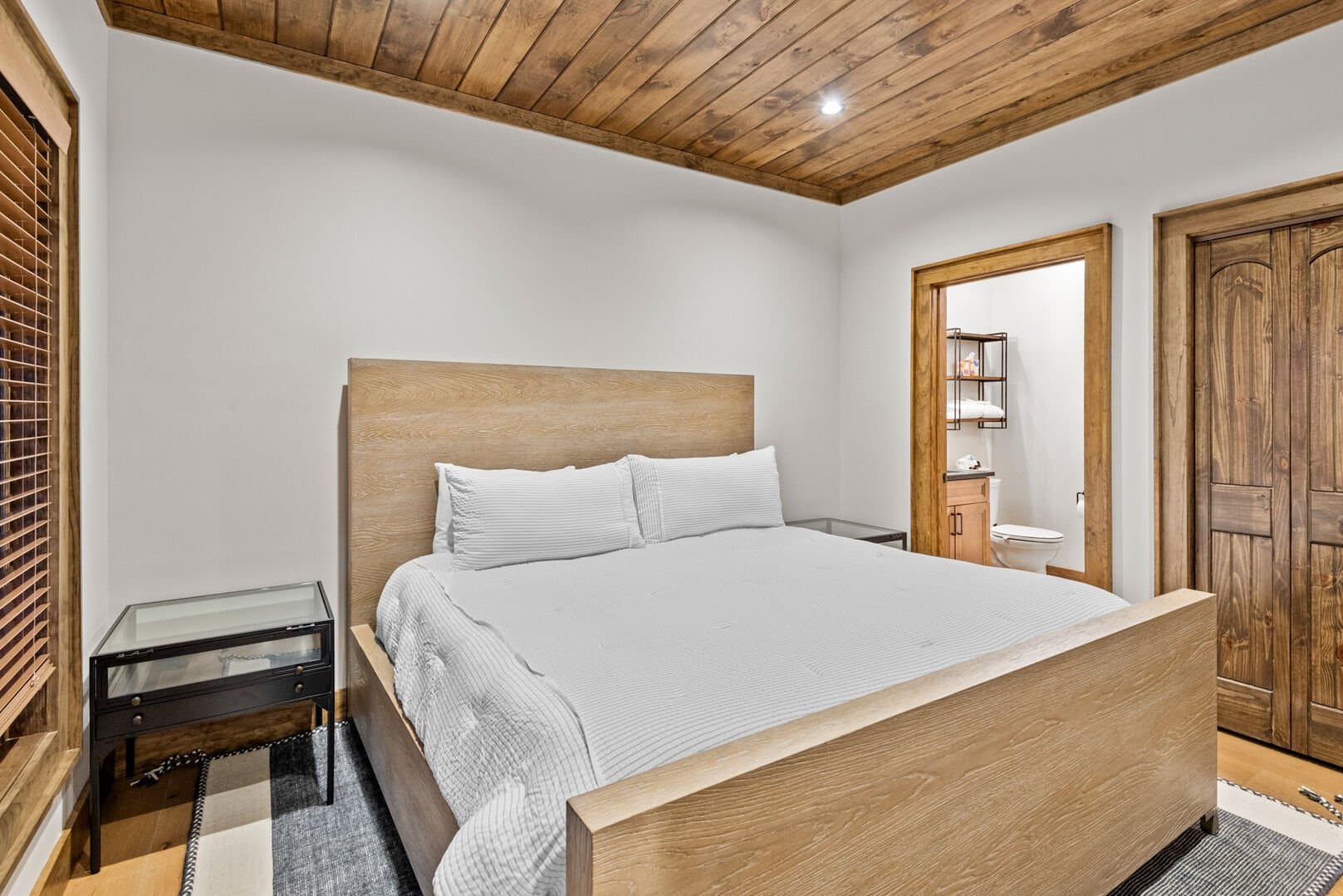 Dire Wolf at Eagles Nest - Image 32