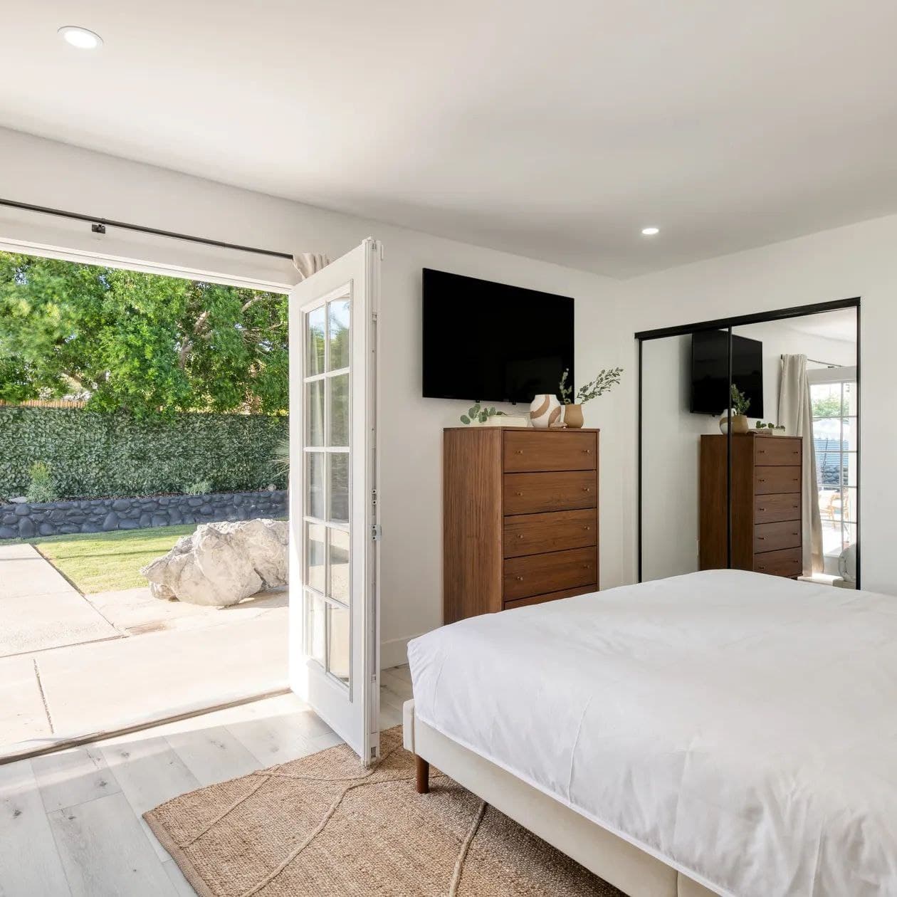 Yellowjacket - Image 15