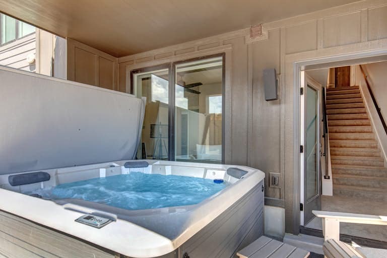 Hideout Hideaway - Image 38