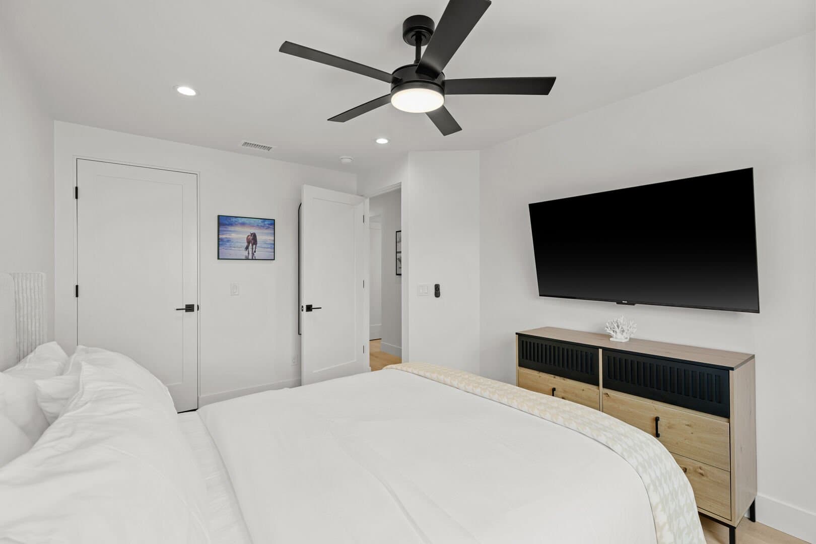 Modern Beach Vibes (Upper) - Image 19