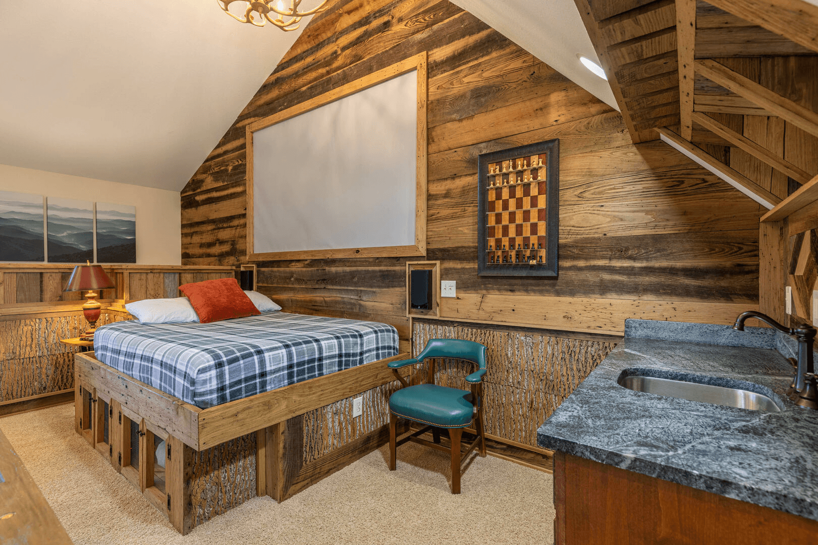 Elk Camp Lodge - Image 38