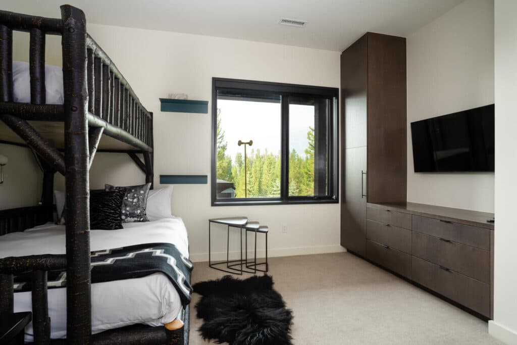 Treeline Place - Image 20