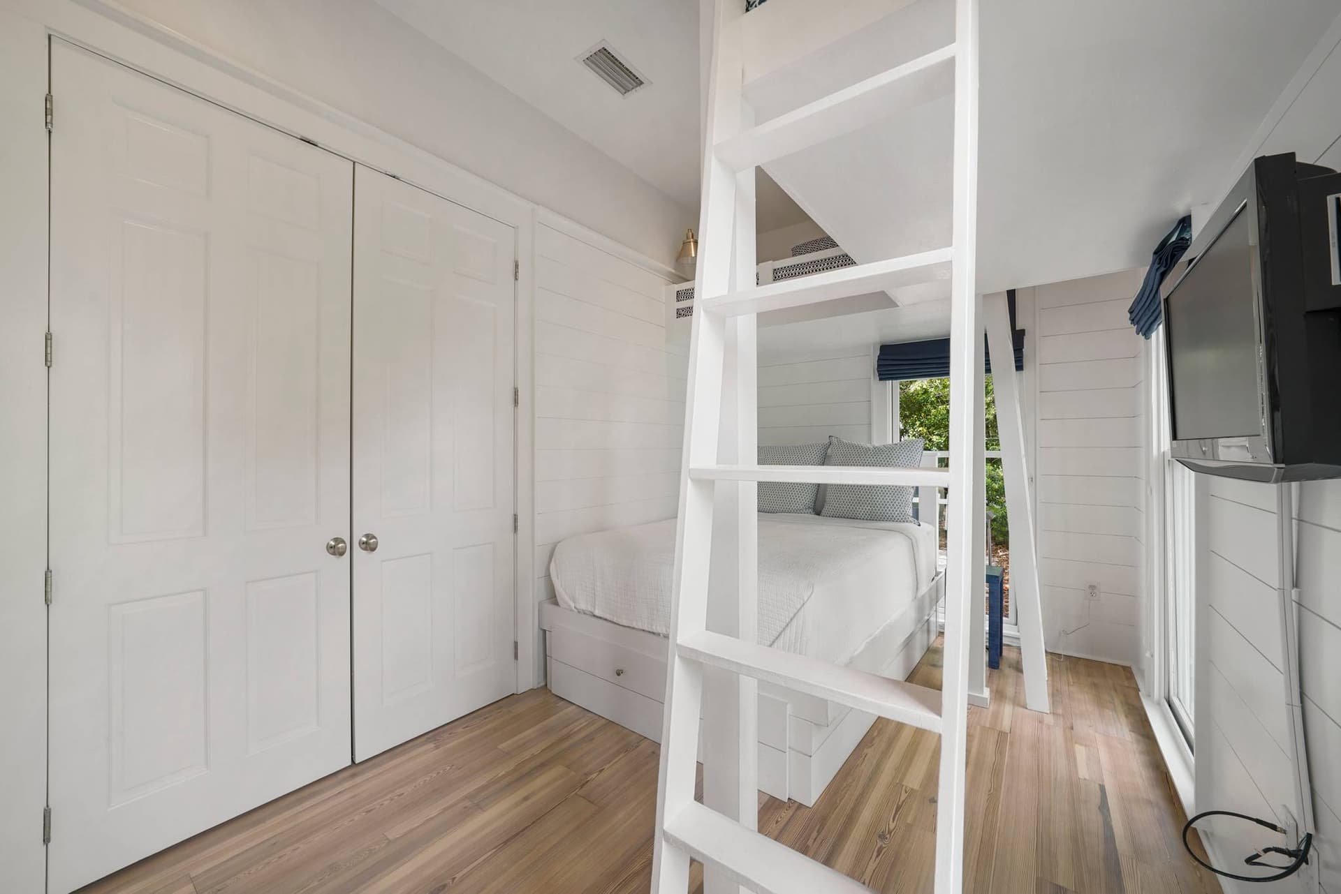 Splendor in the Sand - Image 33