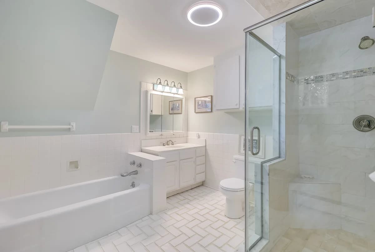 Queen's Landing - Image 13