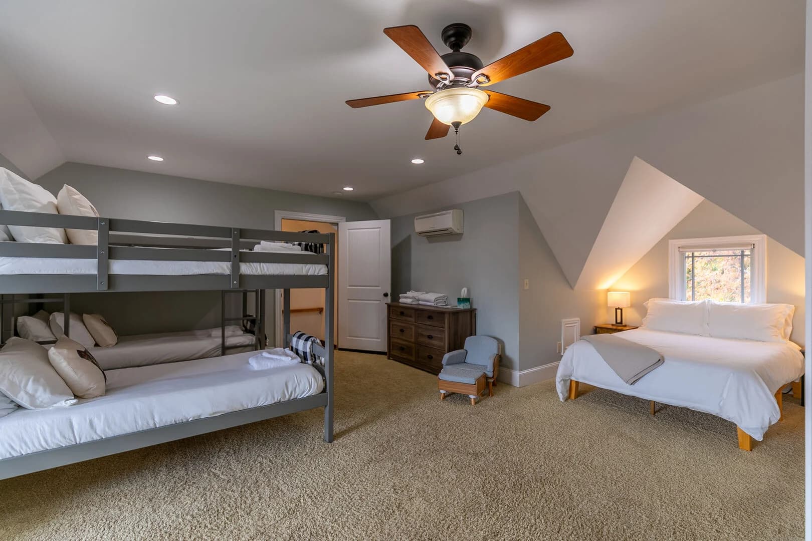 Mountain Top House - Image 21