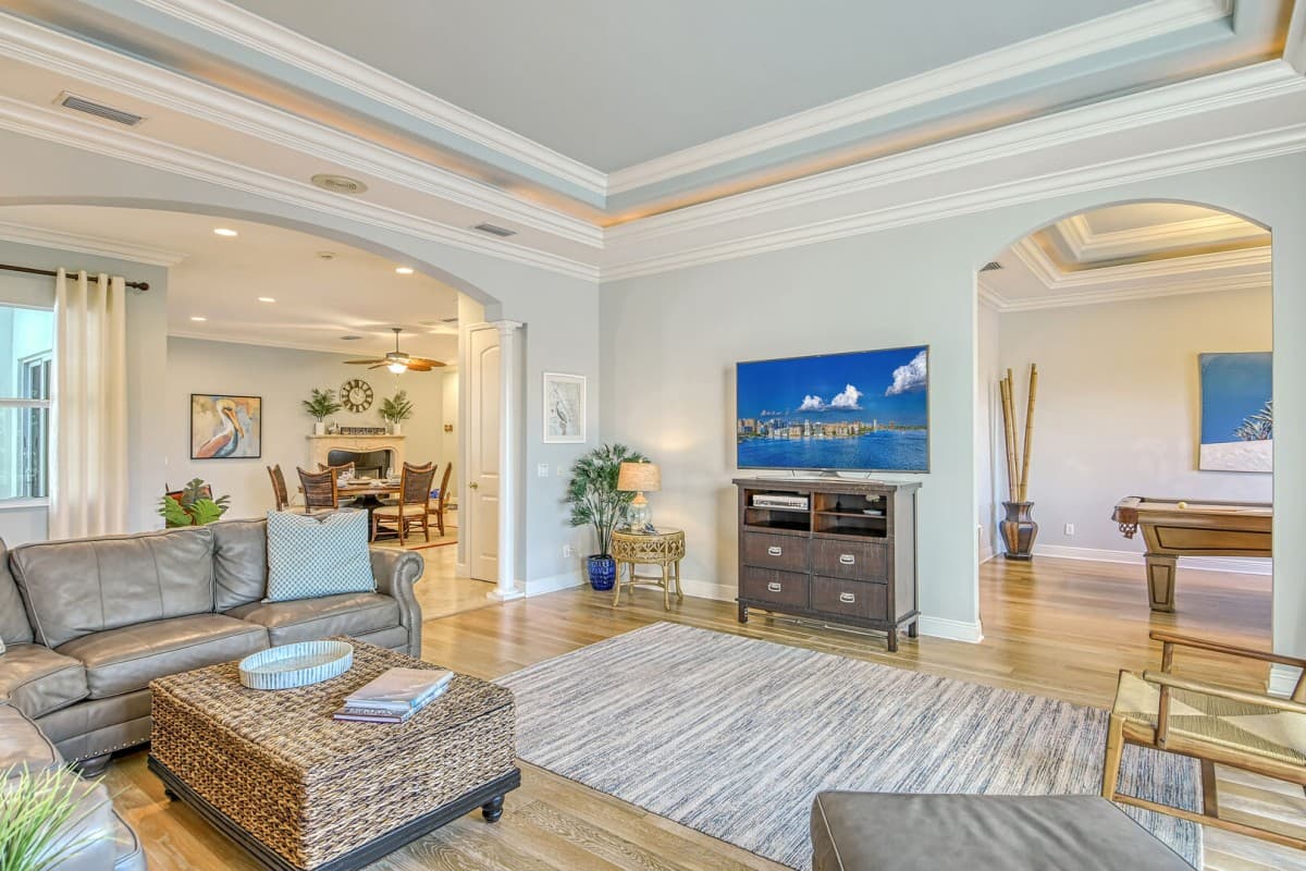 Sunburst Courtyard - Image 11