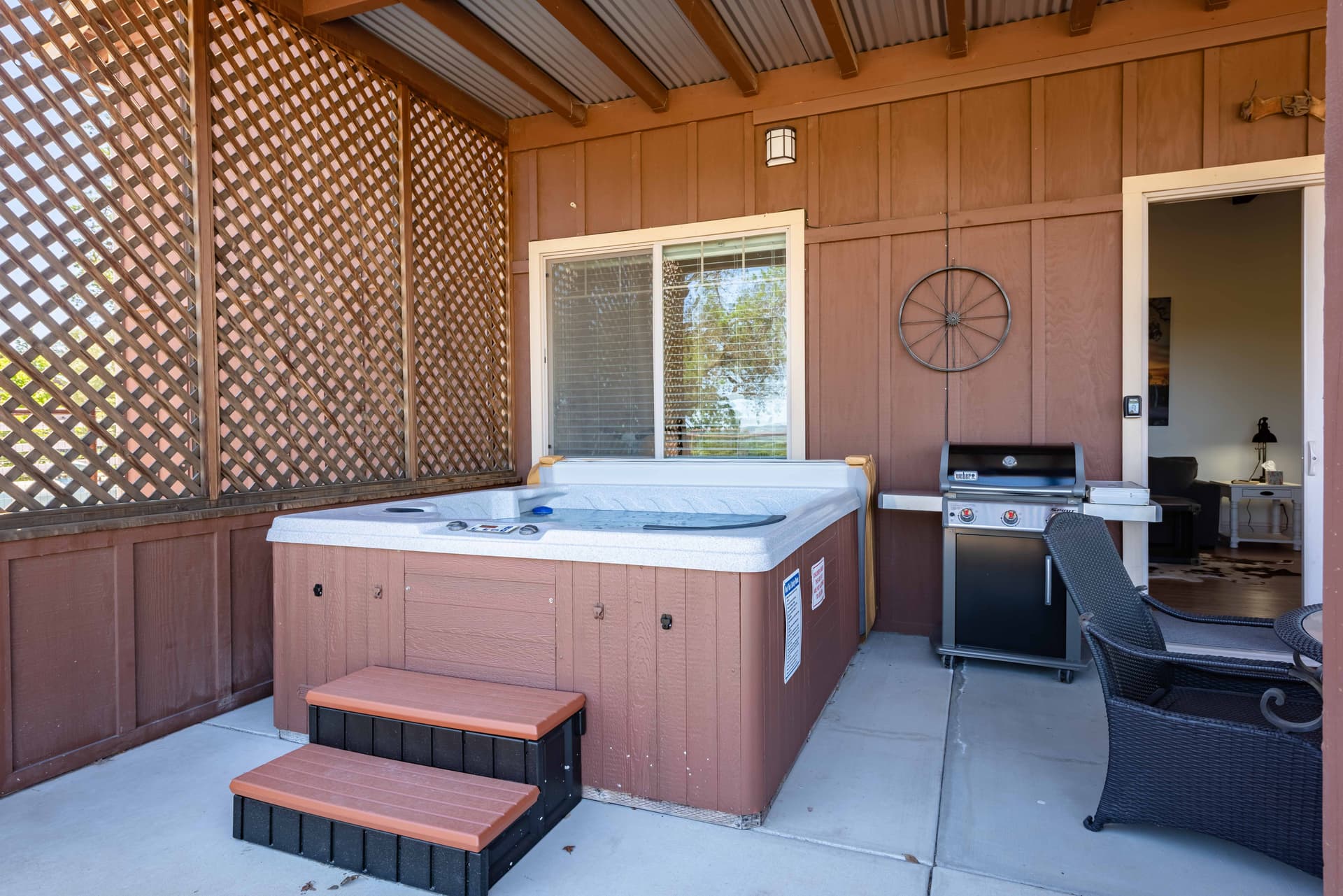 Frontier Hideaway Home - Image 10