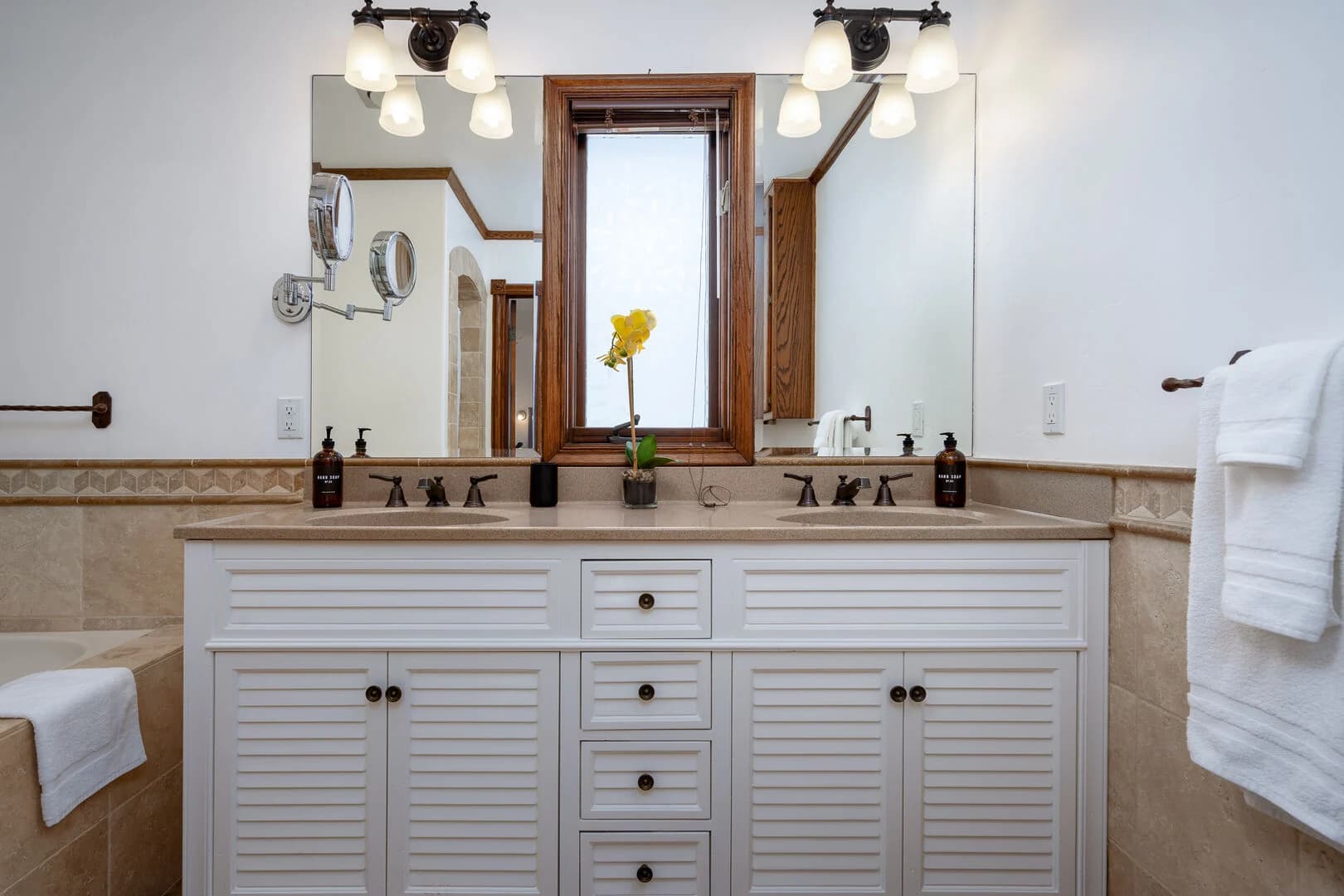 Seaside Serenity Haven - Image 39