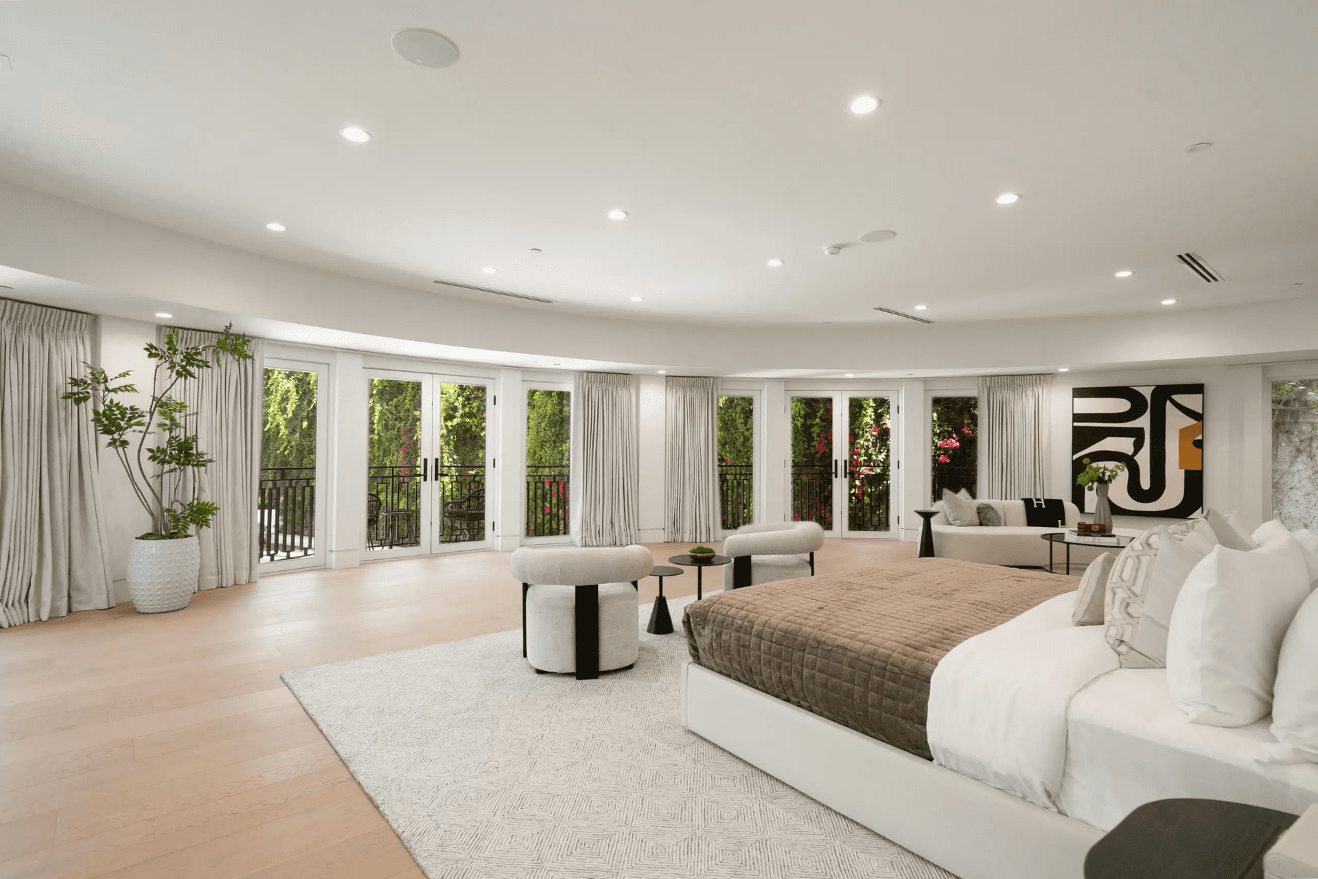 Noble Crest - Image 23