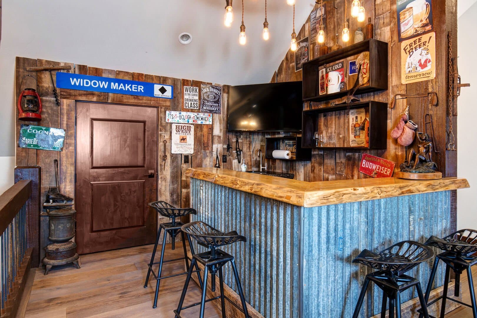 Twilight Moon Ranch - 7 Bedroom - Image 16