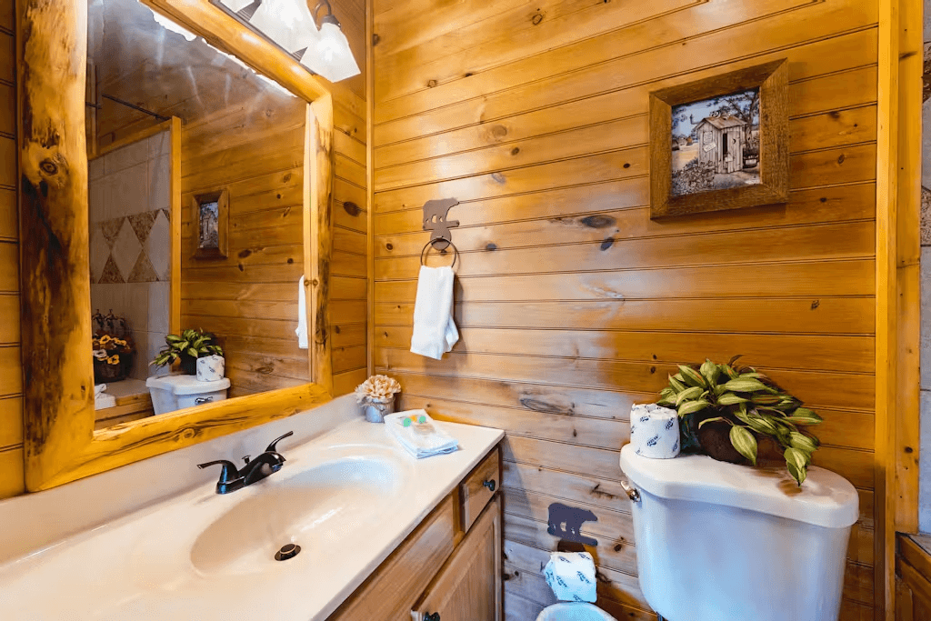 Little Black Bear Retreat - Image 15