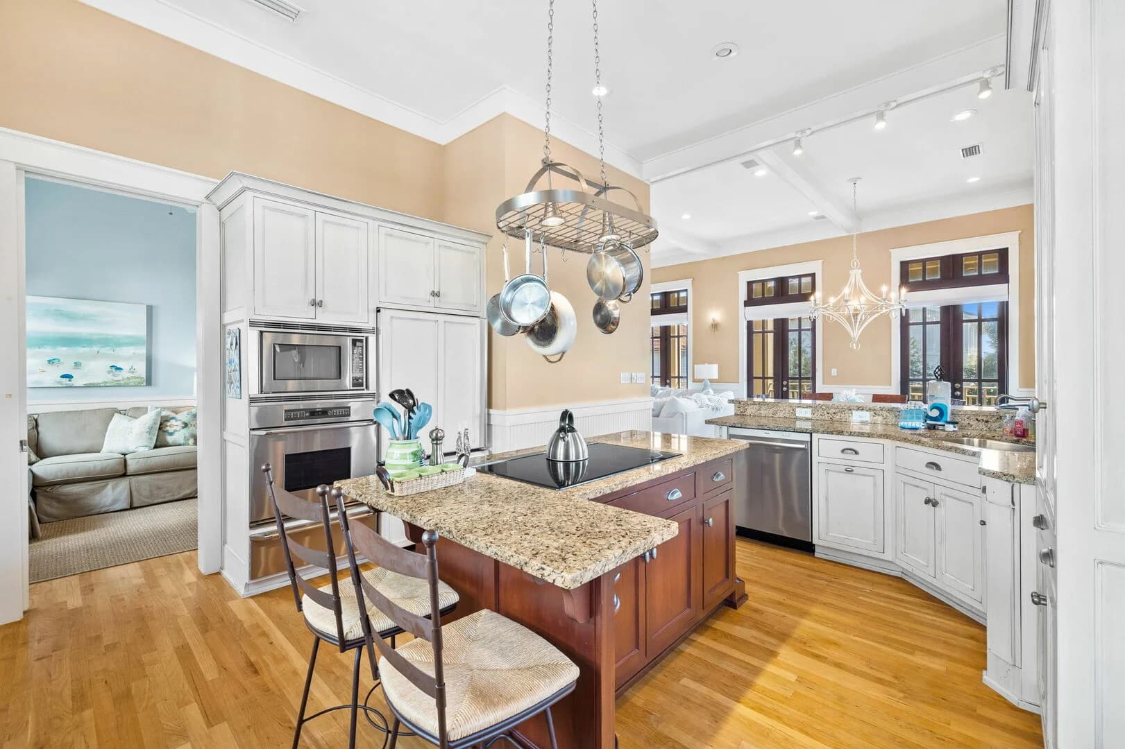 Yaya's Beach Cottage - Image 13