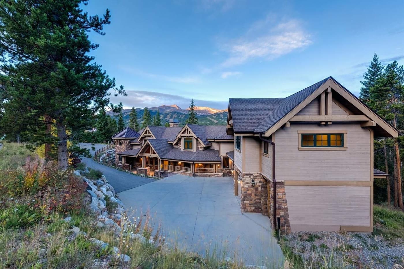 Mont Vista Chateau - Image 32