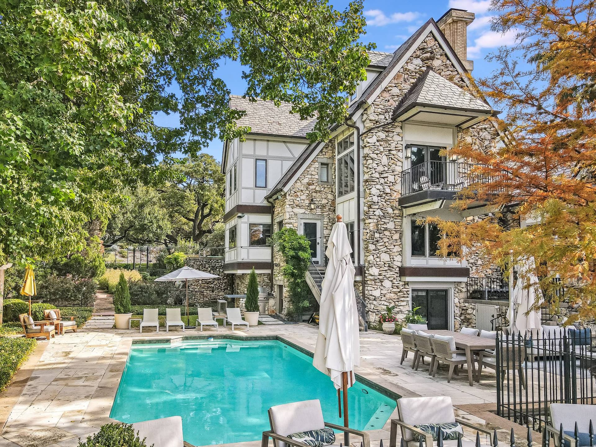 Manor on Lake Austin - Image 16