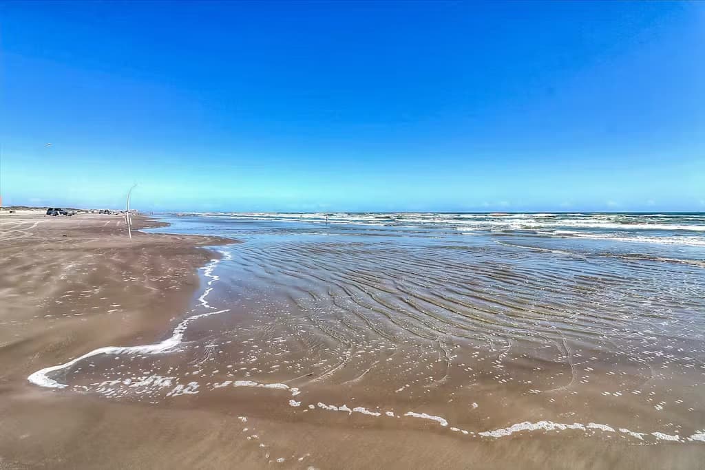 Beachin' Bungalow - Image 42