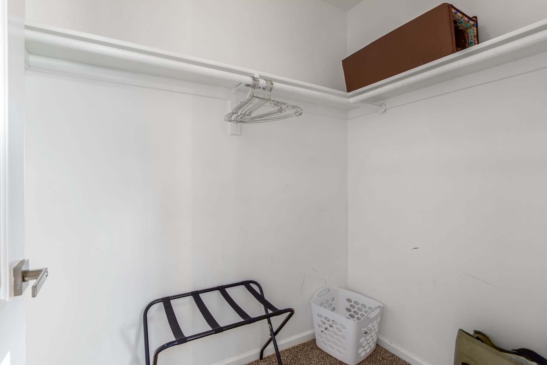 Ochenta Modern Poolhouse - Image 18