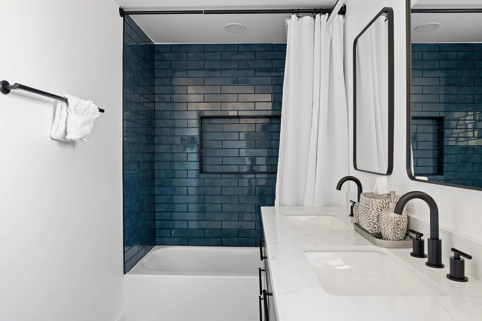 Summit House - Image 17