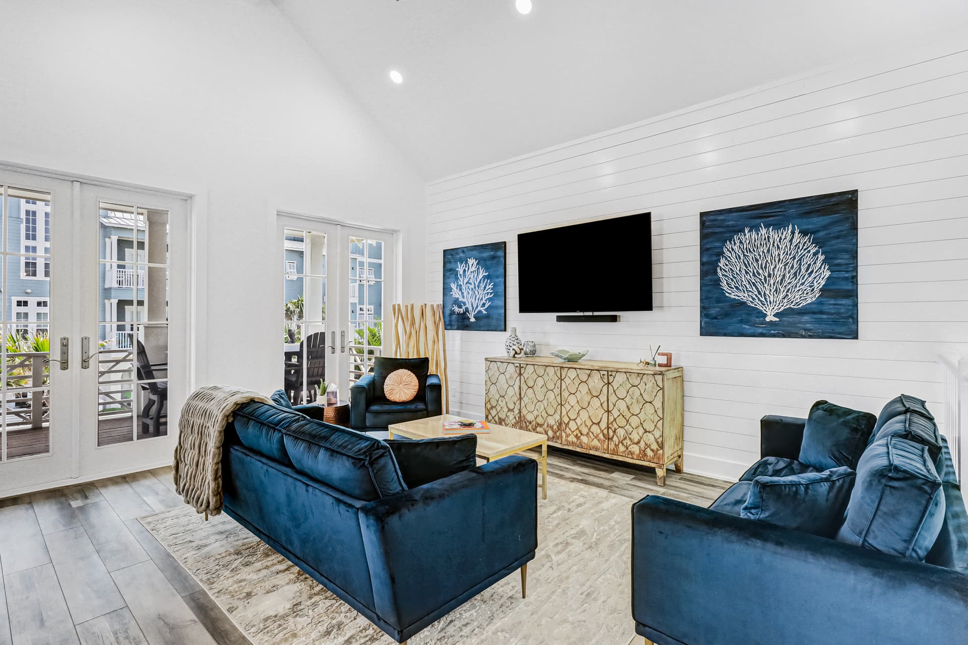 Sunset Avenue Stunner - Image 2