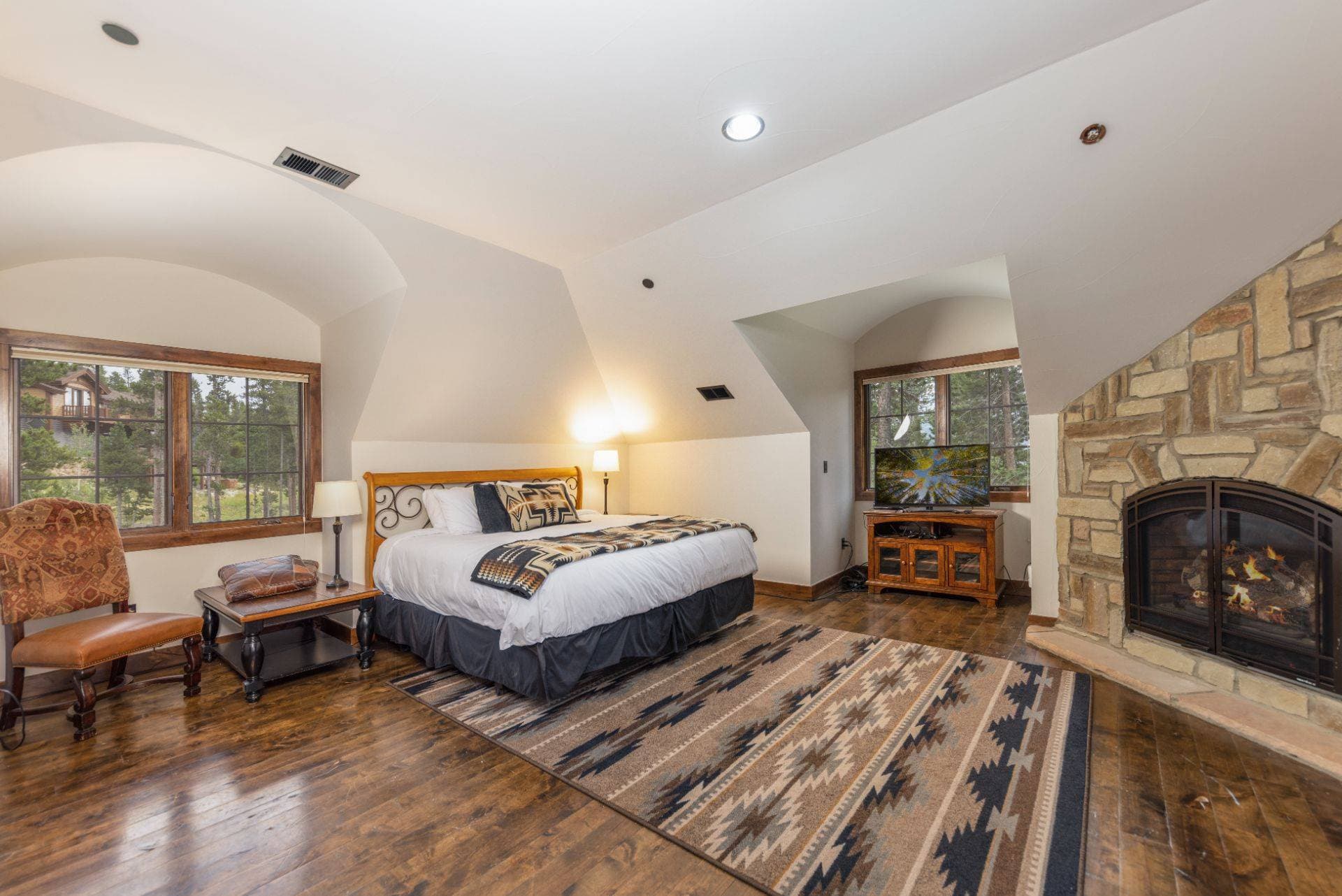 Estate at Baldy Ridge - Image 25