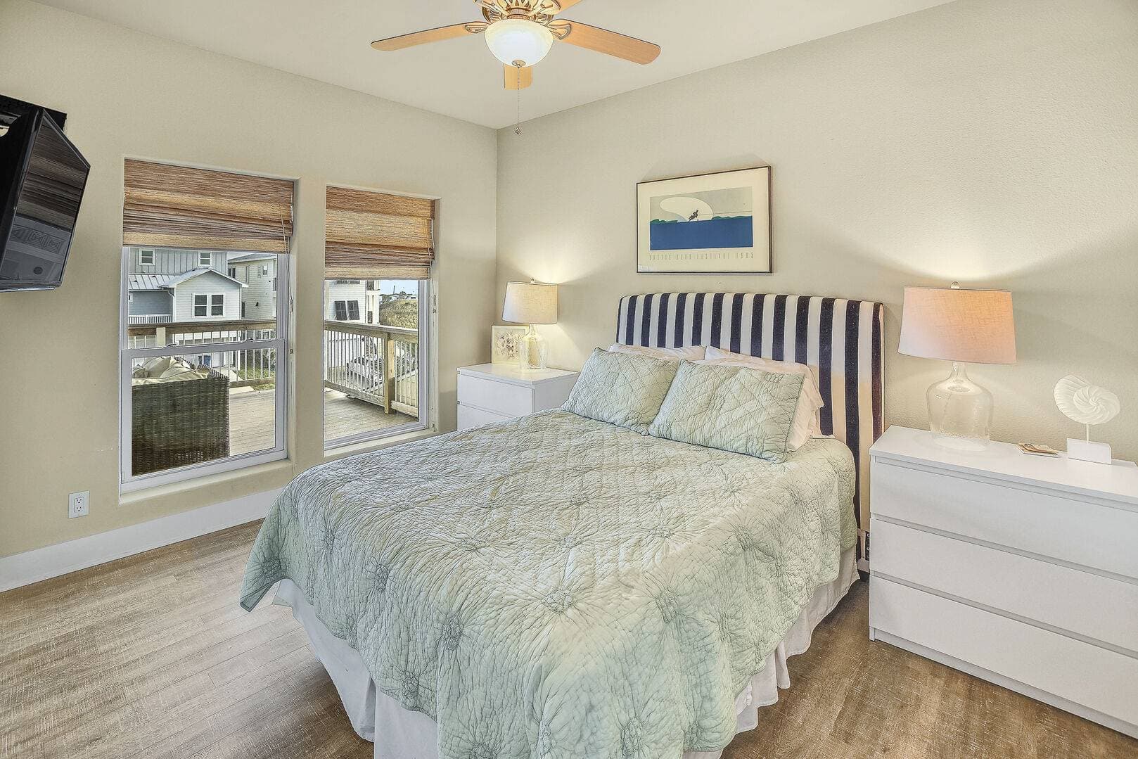 Gone Coastal House - Image 53