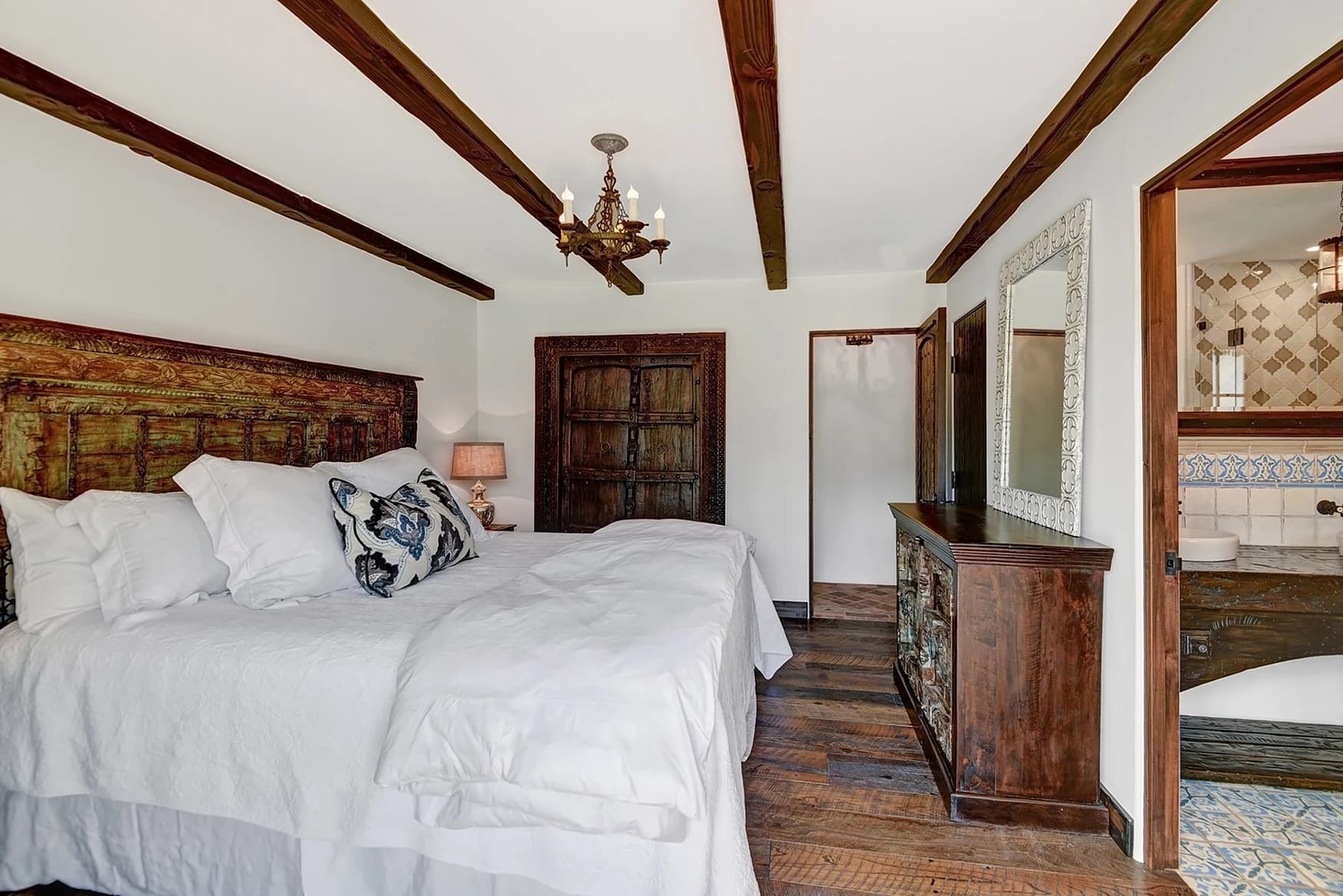 Dorado Vida Estate - Image 25