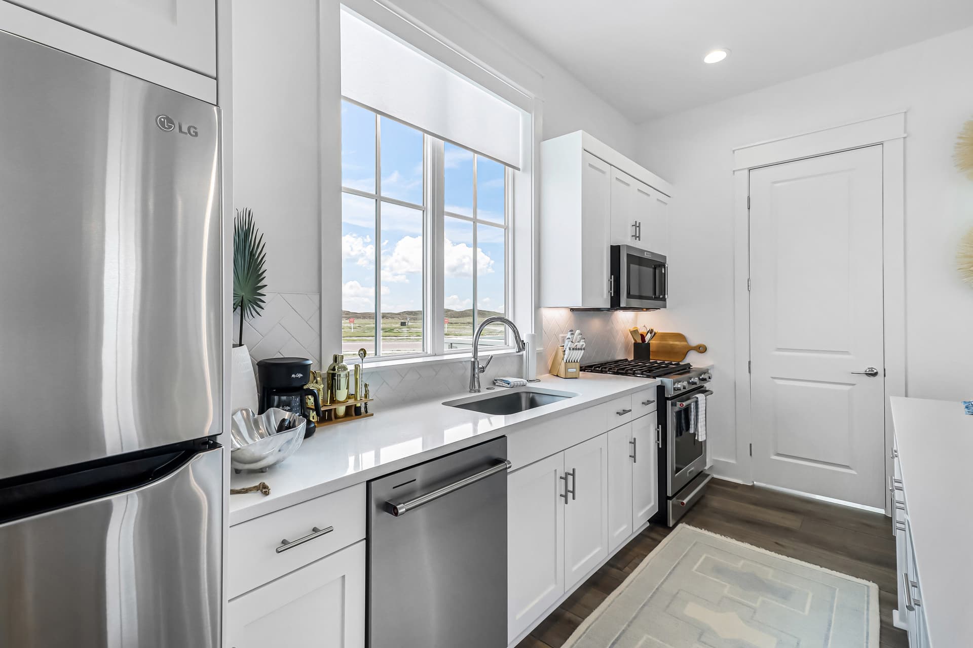 Sun-drenched on Sundew - Image 10