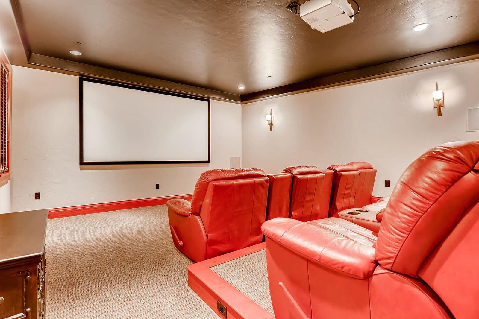 Snow Manor - Image 12