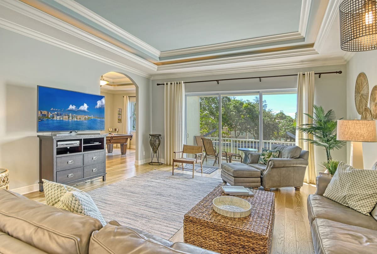 Sunburst Courtyard - Image 3