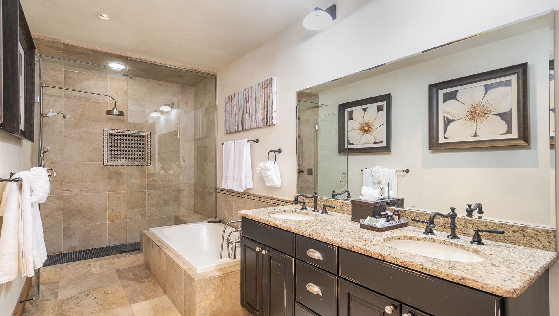 Twin Elk Lodge - Image 19