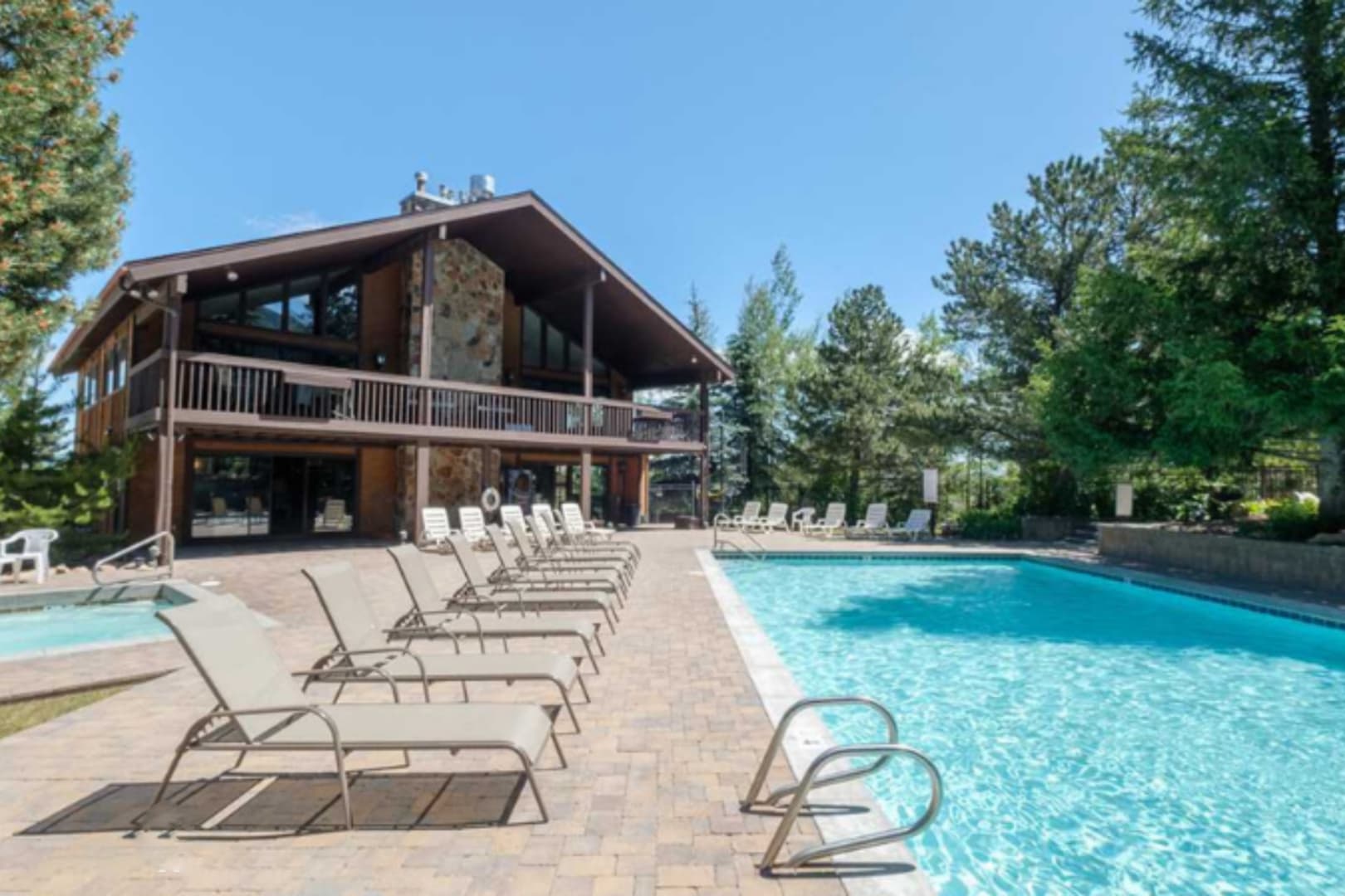 Red Pine Retreat - Image 2