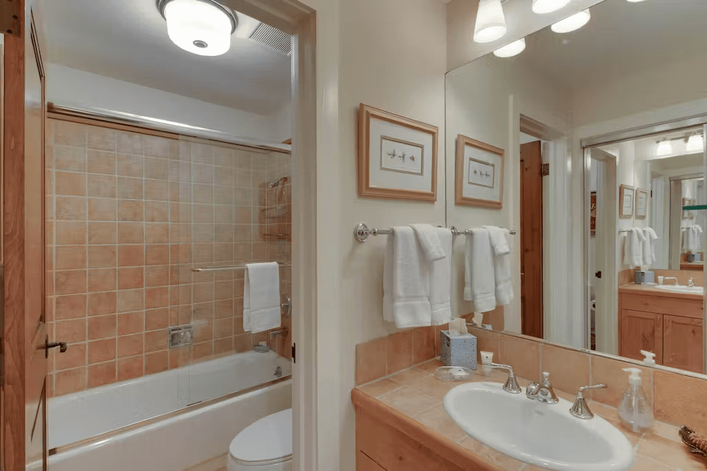 Wildflower Luxury - Image 30