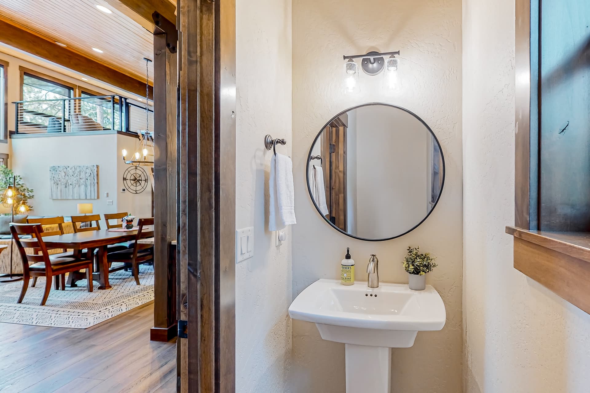 Leaning Pine Point at Half Round Bay - Image 17