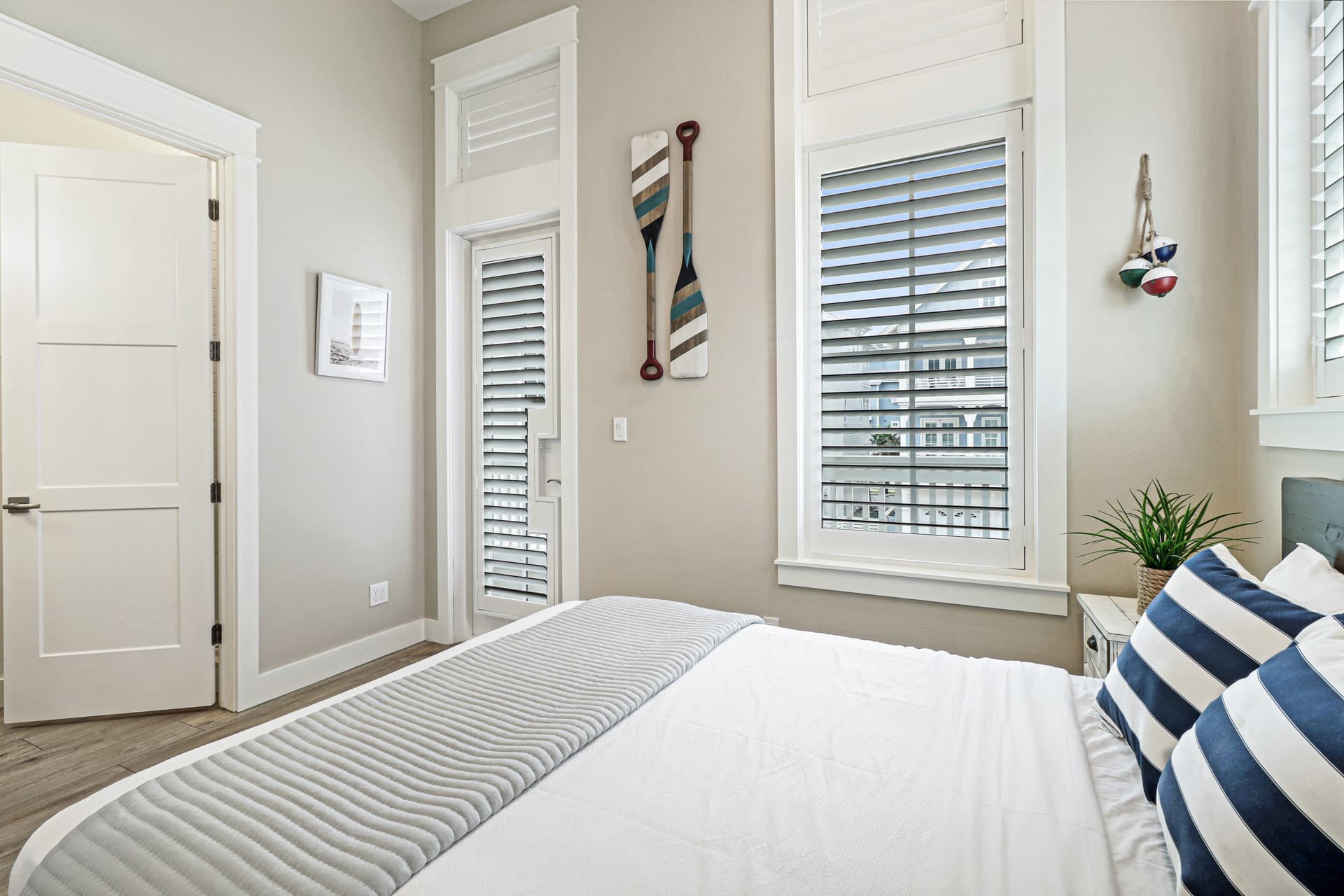 Pelican's Perch - Image 24