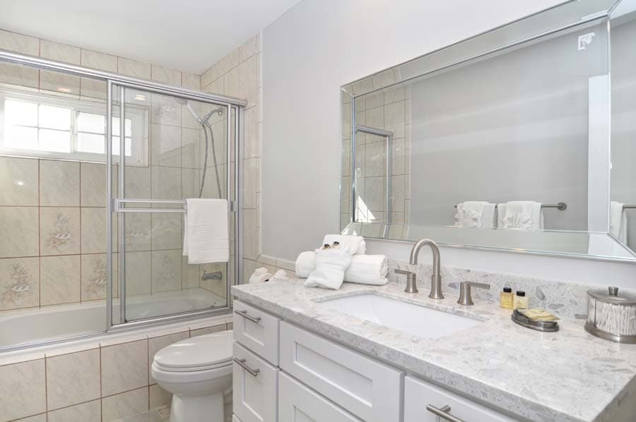 Balboa Peninsula Retreat - Image 12