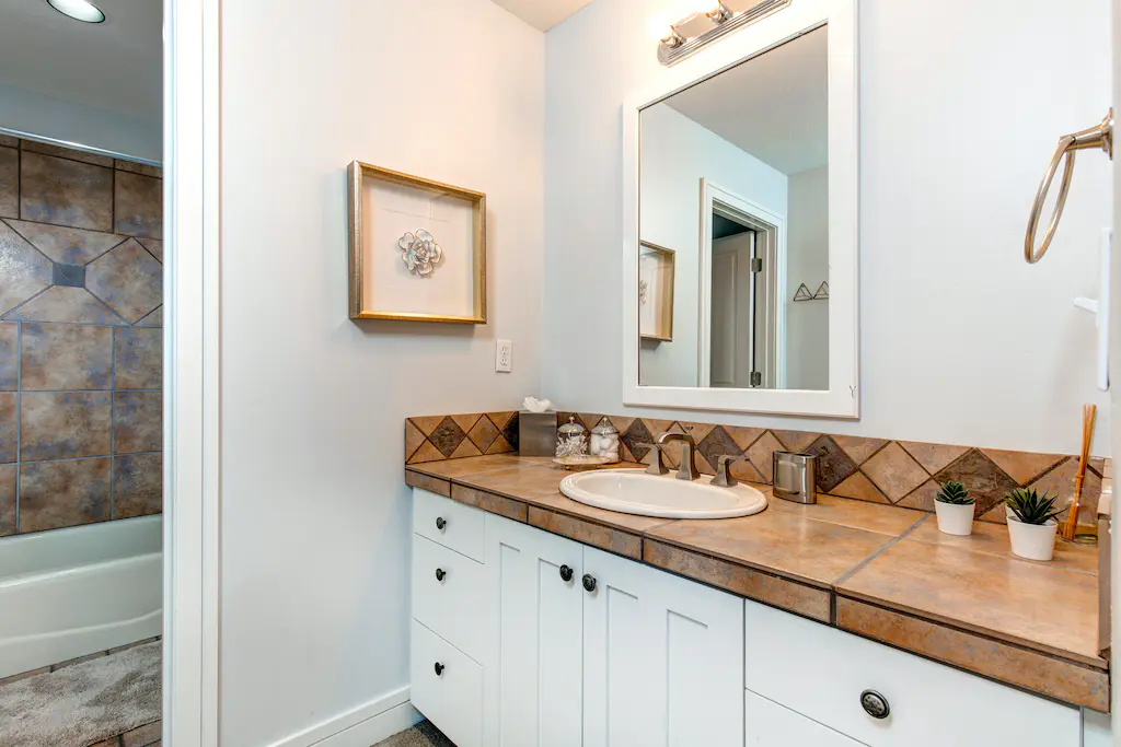 Glamorous Gallivan Place - Image 26