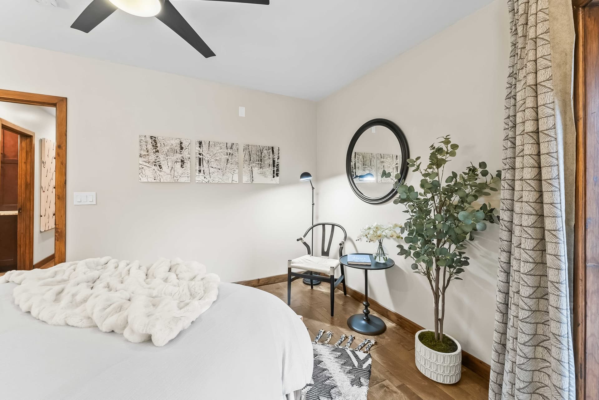 Summit Solace Chalet - Image 11